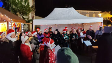 Chorale coup de Choeur à l'inauguration du marché de Noël de Golbey