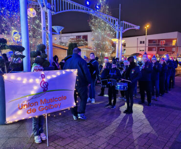 Parade de noel de golbey 2024 avec l'orchestre d'harmonie