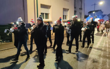 Parade de noel de golbey 2024 avec l'orchestre d'harmonie