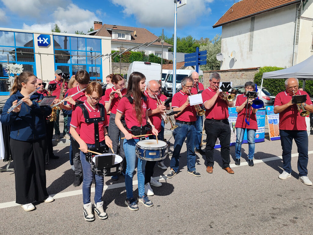 L'orchestre d'harmonie à la foire aux beignets râpés 2025 à Golbey