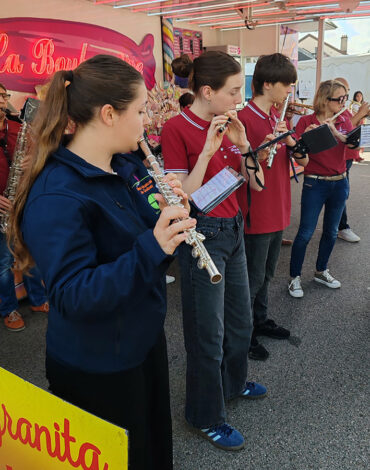 L'orchestre d'harmonie à la foire aux beignets râpés 2025 à Golbey