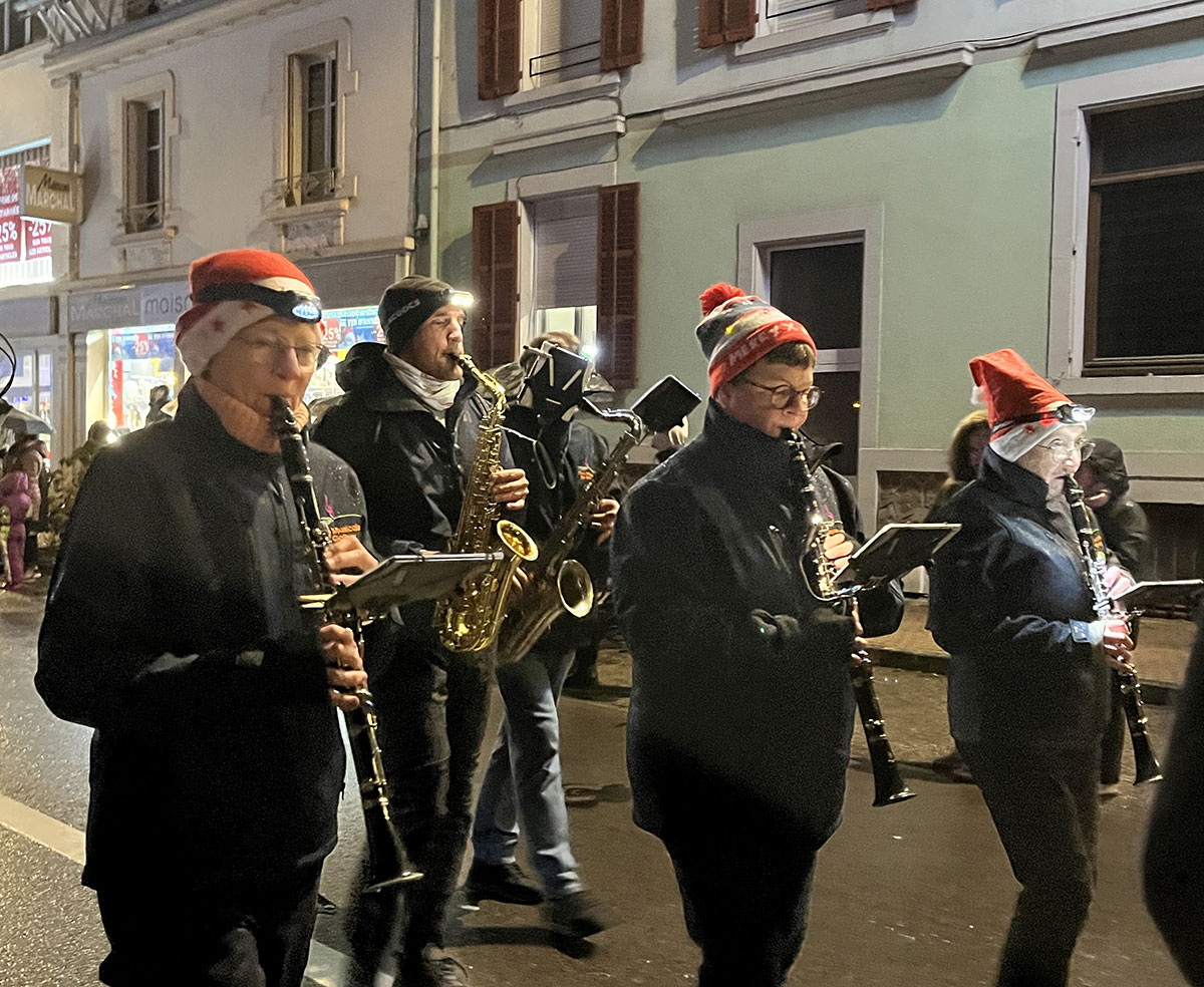 Défilé de la Saint-Nicolas 2025 à Golbey avec l'Orchestre d'Harmonie de l'Union Musicale de Golbey