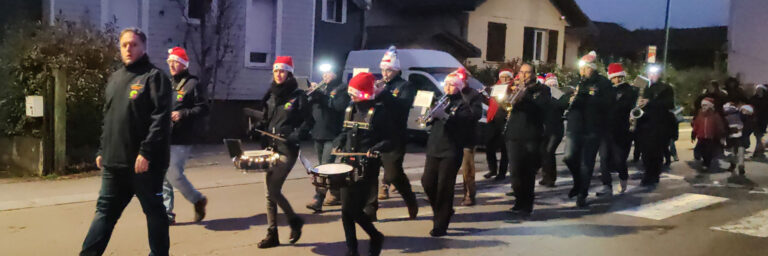 L'orchestre d'harmonie ouvre la parade de Noel 2025 à Golbey