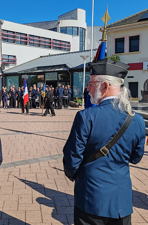 Cérémonie du 8 mai 2026 à Golbey avec l'Orchestre d'Harmonie et la chorale Coup de Choeur