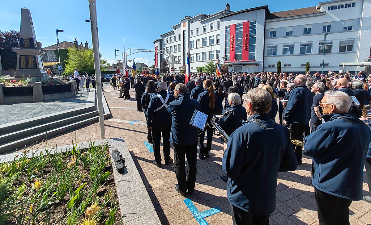 Cérémonie du 8 mai 2026 à Golbey avec l'Orchestre d'Harmonie et la chorale Coup de Choeur