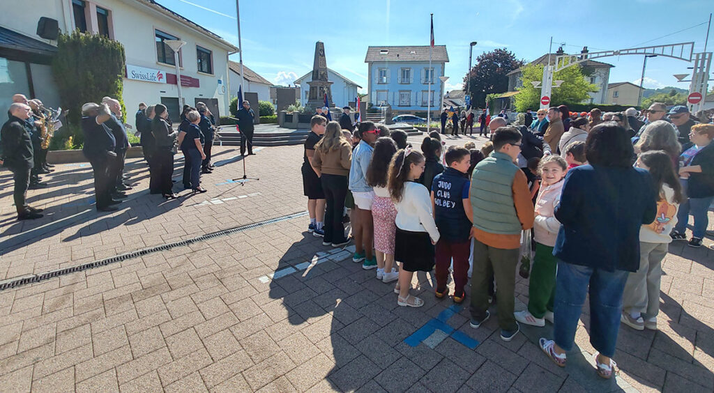 Cérémonie du 8 mai 2026 à Golbey avec l'Orchestre d'Harmonie et la chorale Coup de Choeur